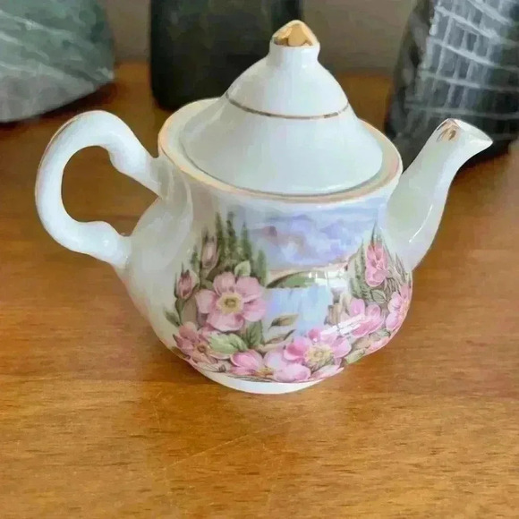 Child's Tea Set, Shelly Ann  Collection - Picture 2 of 7